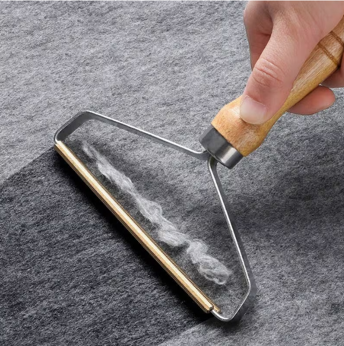 Singular roller handle, versatile for removing pet fur across many surfaces!